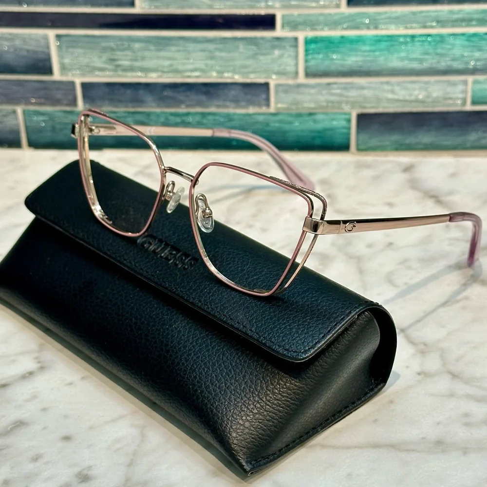 Guess stylish rose